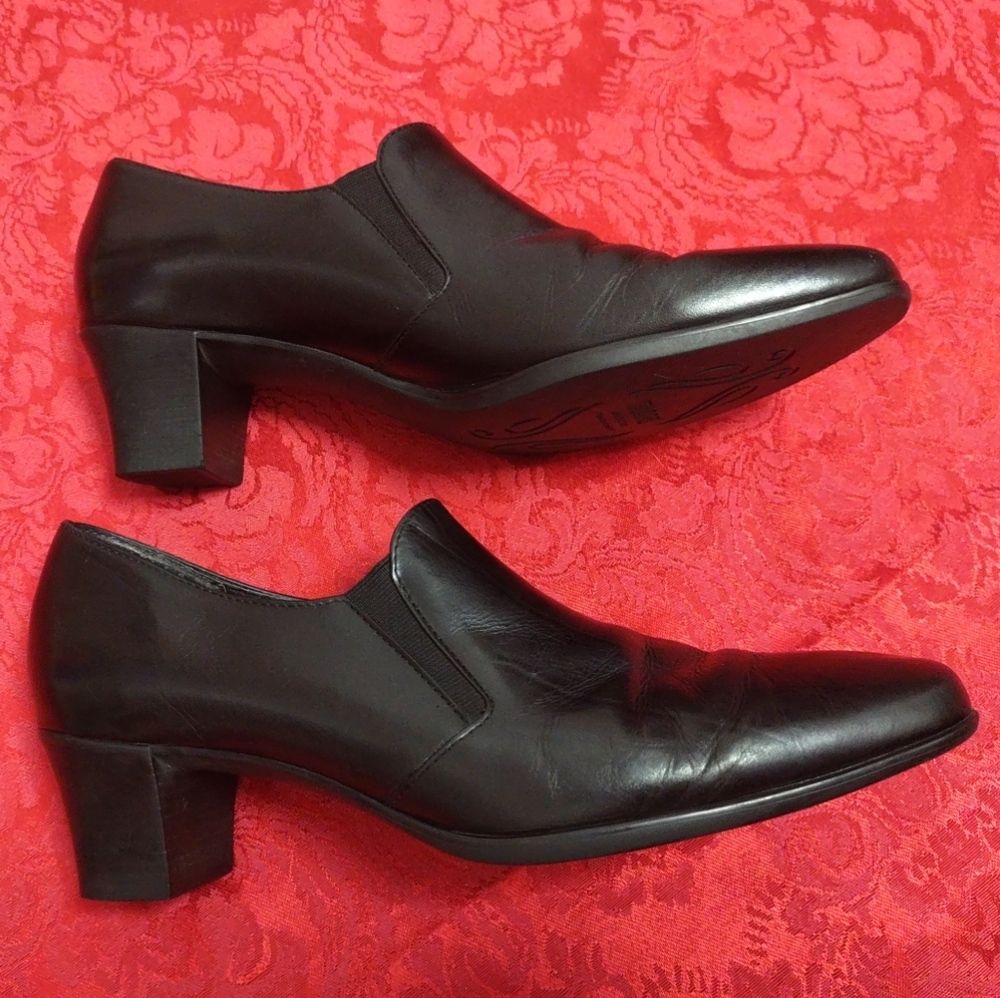 VTG Munro American Black Leather Womens Slip On Loafers Size 9M Block Heel